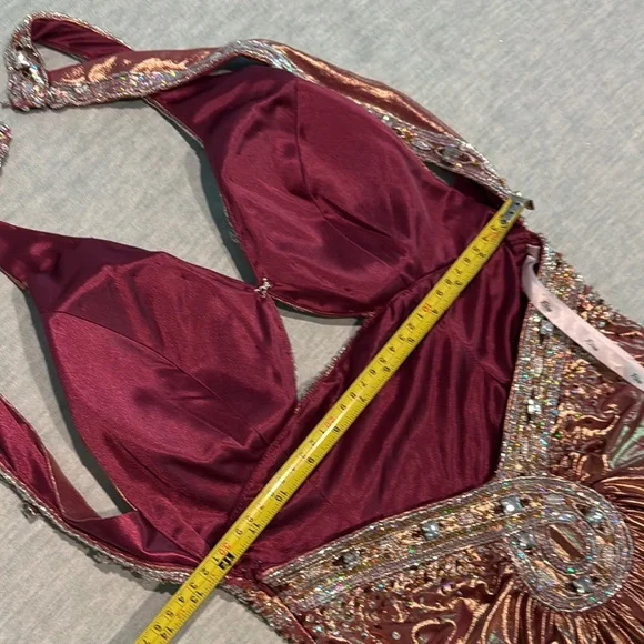 Elegant Burgundy  Evening Dress - Picture 14 of 15